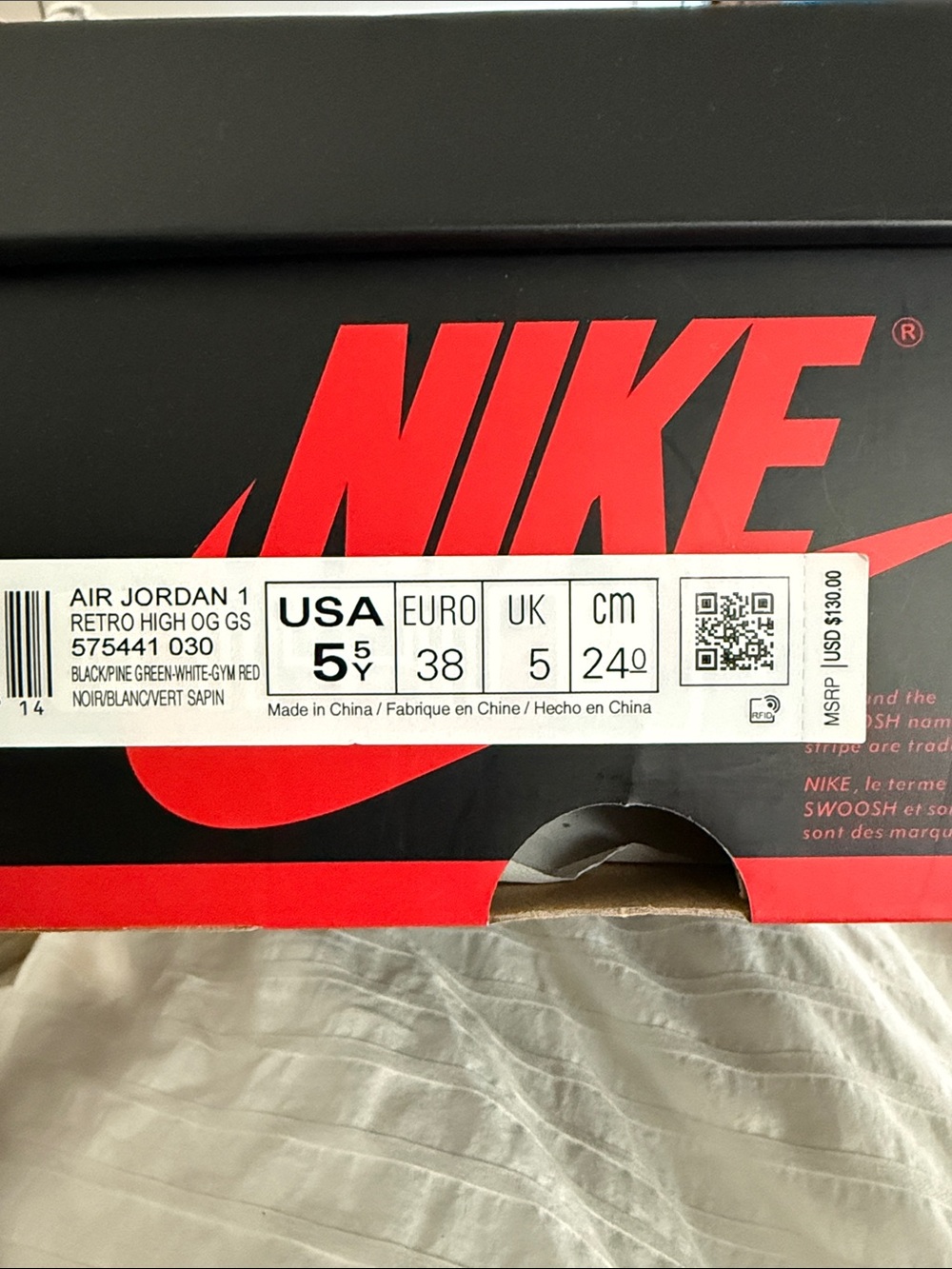 Nike Air Jordan 1 Retro High OG - Picture 10 of 10